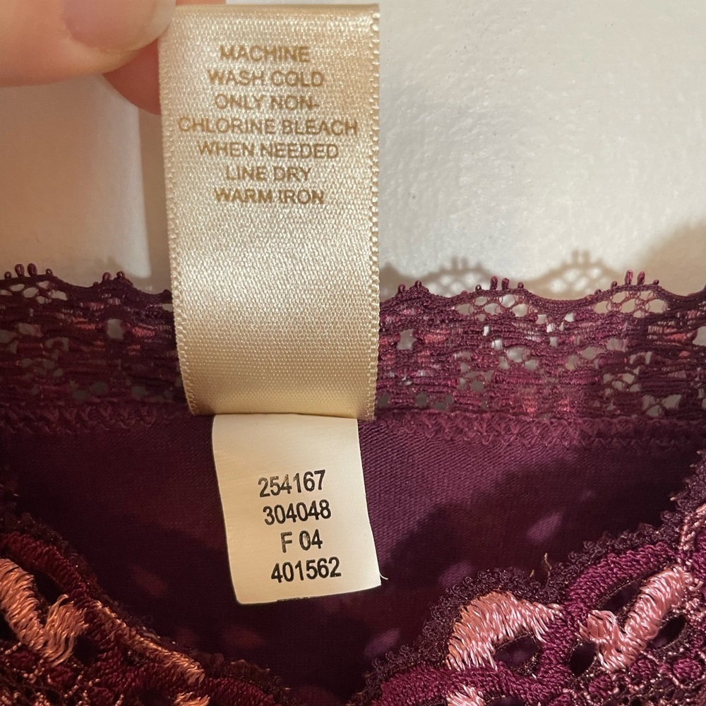 Banana Republic Maroon Lace Appliqué Cami Top Spaghetti Strap Y2K Size XS - Picture 3 of 8